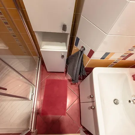Appartement Spacious Two Storey Cozy In Karlin *