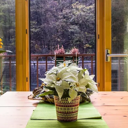 Spacious Two Storey Cozy In Karlin * Praag